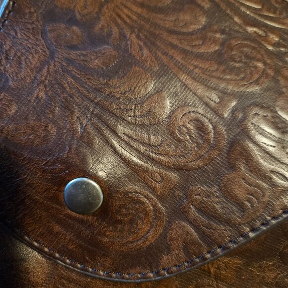 Beautiful detailed brown leather small crossbody bag - Picture 5 of 7